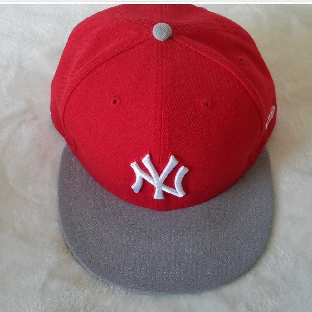 New York Yankees Red Gray Snapback Baseball Cap